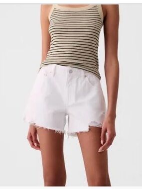 Gap- White Low-Rise Stride Denim Shorts